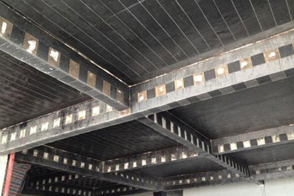 碳纖維加固.jpg 碳纖維加固.jpg